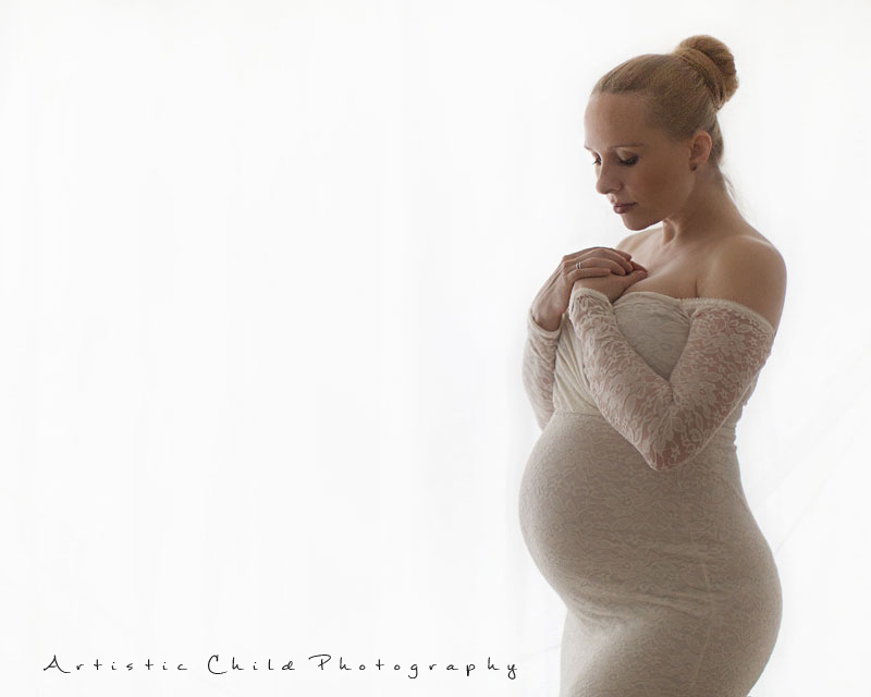 Professional London Maternity Photo Session 4 portrait of 30 weeks pregnant woman