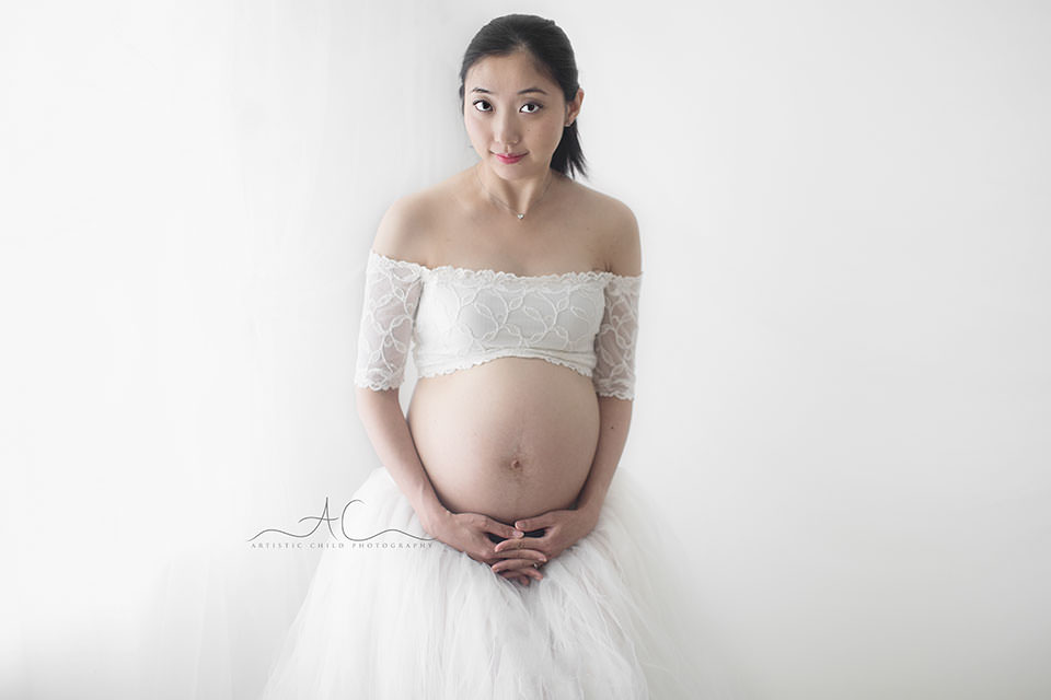 South East London Pregnancy Photographer | Phoebe 6 South East London Pregnancy Photographer | beautiful maternity portrait showing pregnant woman in white tutu skirt