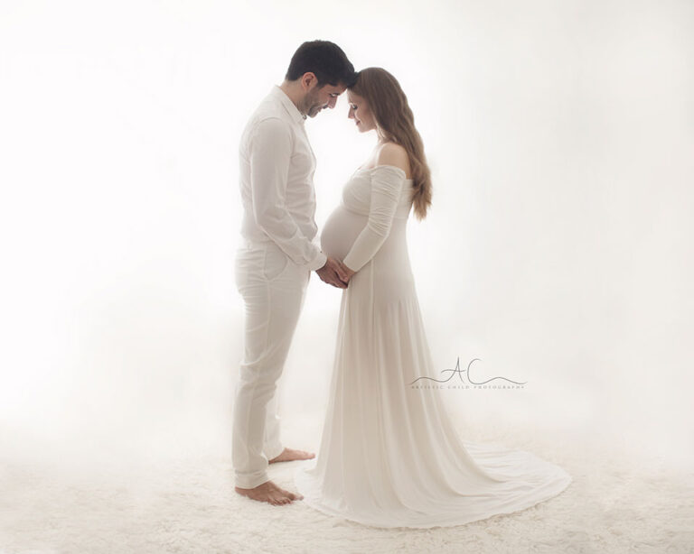 London Pregnancy Pictures | maternity portrait of a couple expecting their first baby