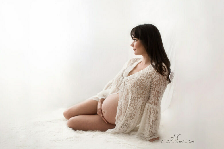 Amazing South East London Pregnancy Photos | backlit portrait of a pregnant woman