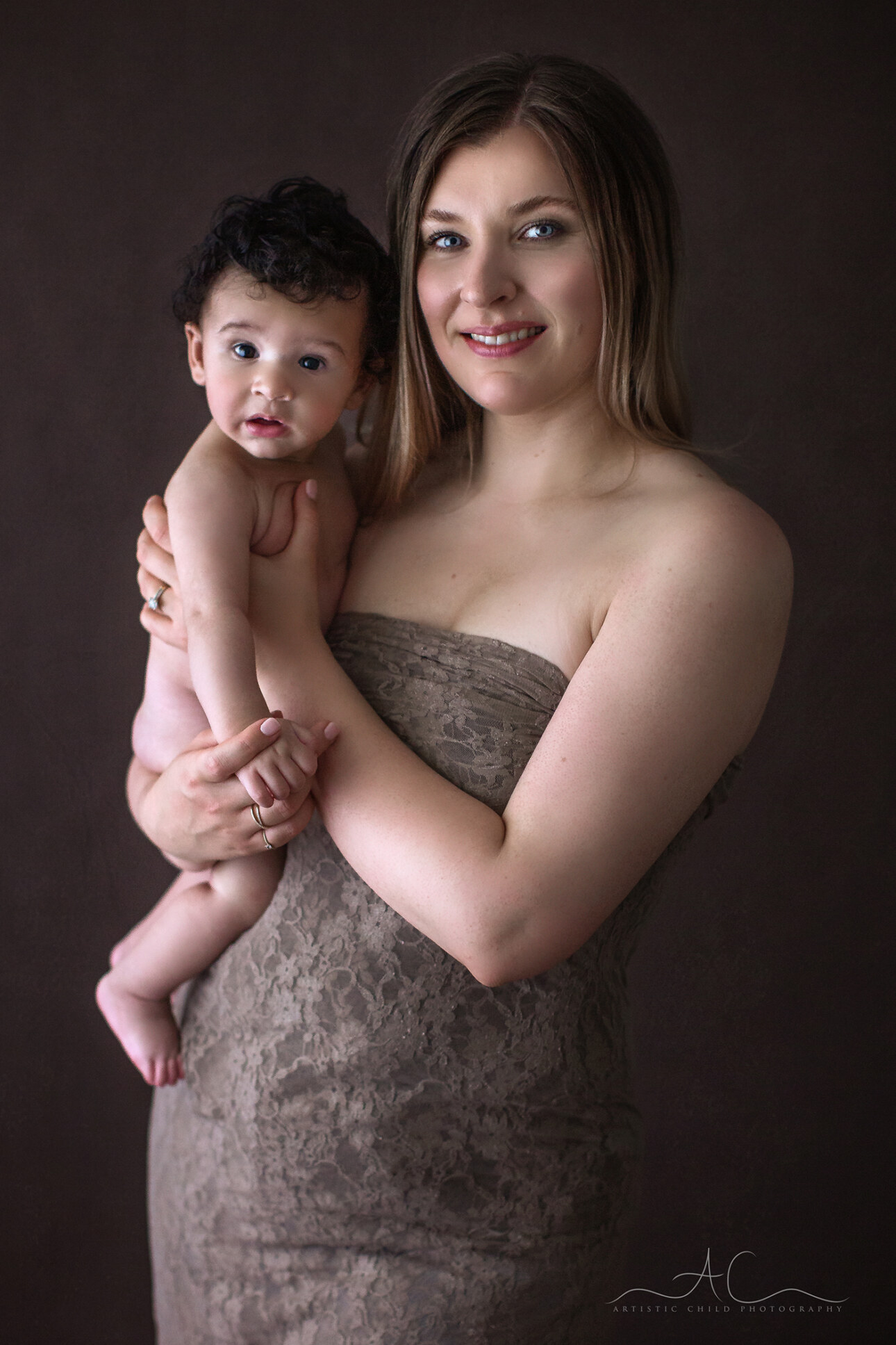 Top South East London Family Portraits | Vincent 6 a close up portrait of a mum and her 5 months old baby boy | London