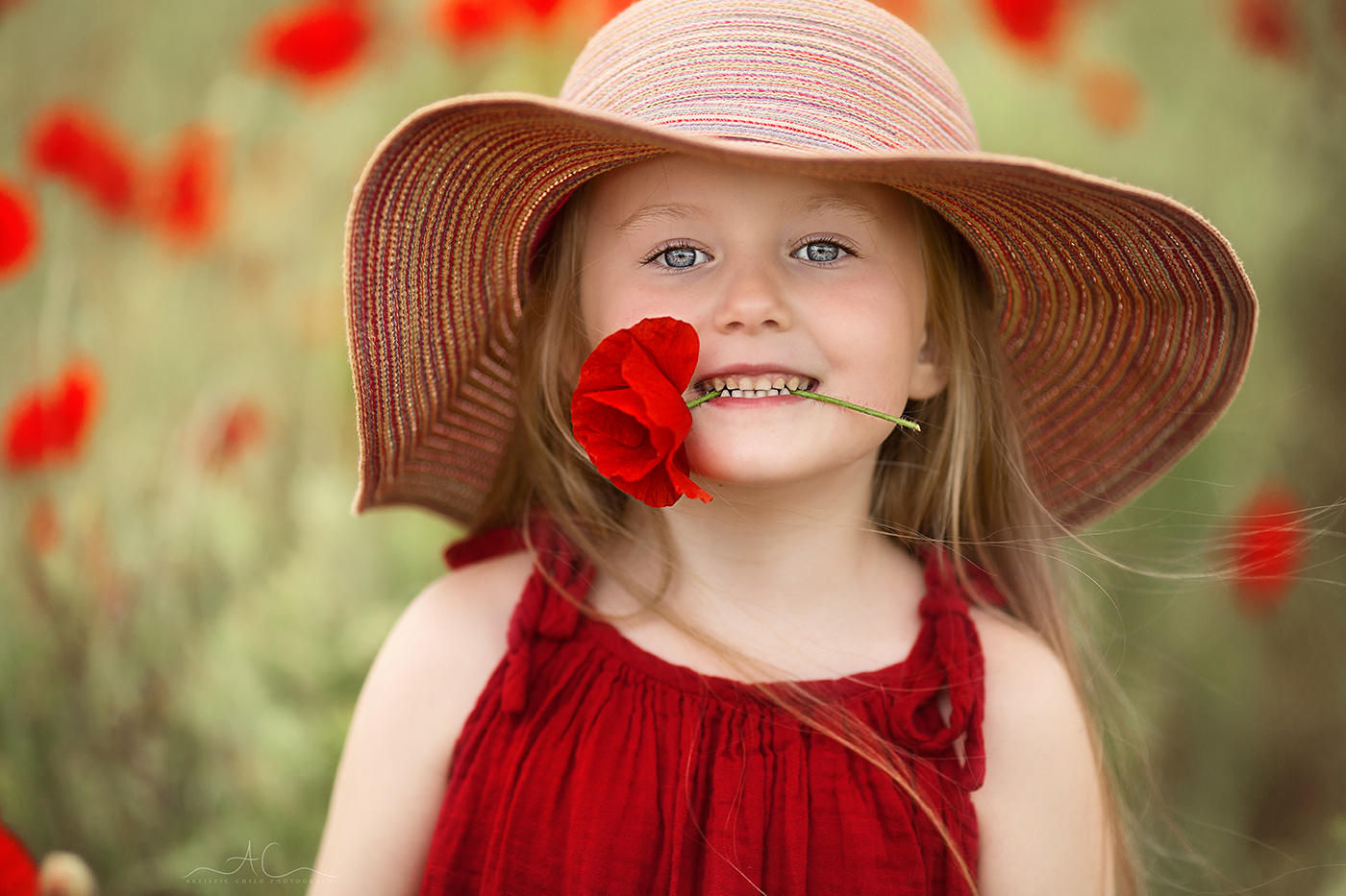 Magical Spring Mini Sessions London 2022 12 Children Photography London in poppy field 07