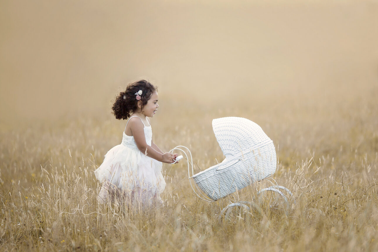 2023 Dreamy London End of Summer Children and Family Mini Sessions 12 End of Summer Minis 10