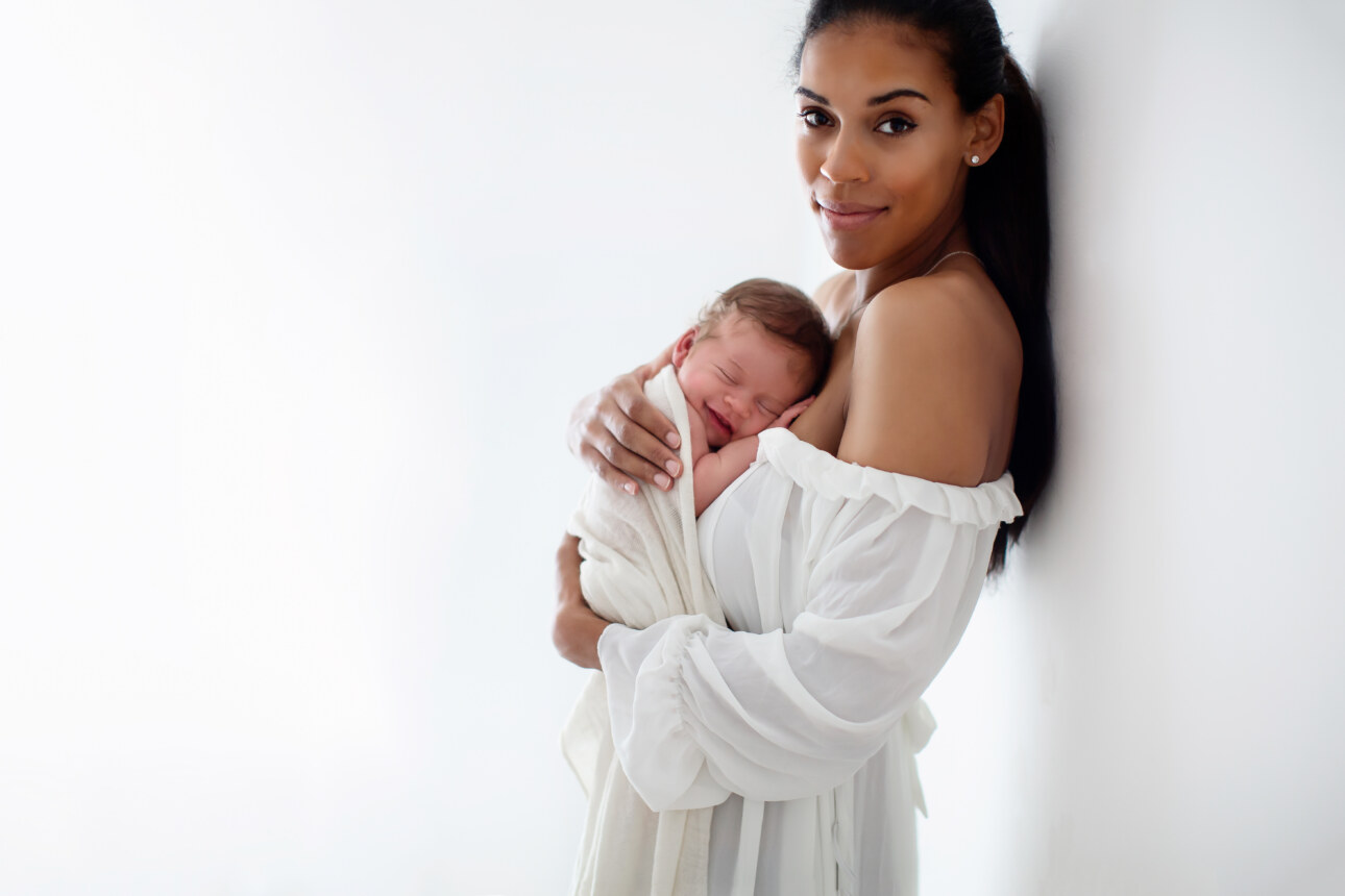 Beautiful Mother's Day Mini Sessions London 2024 7 Eva 09