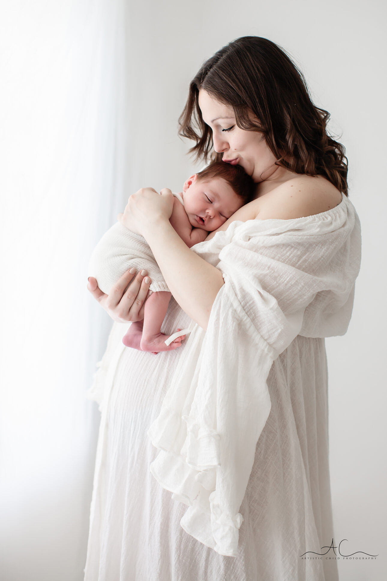 Beautiful London Mother's Day Mini Sessions | 2025 8 London Mother's Day Mini Session | Mum kissing her baby boy