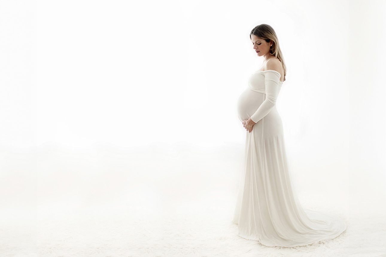Bromley Maternity Photographer 26 Bromley Pregnancy Session | a full body maternity portrait